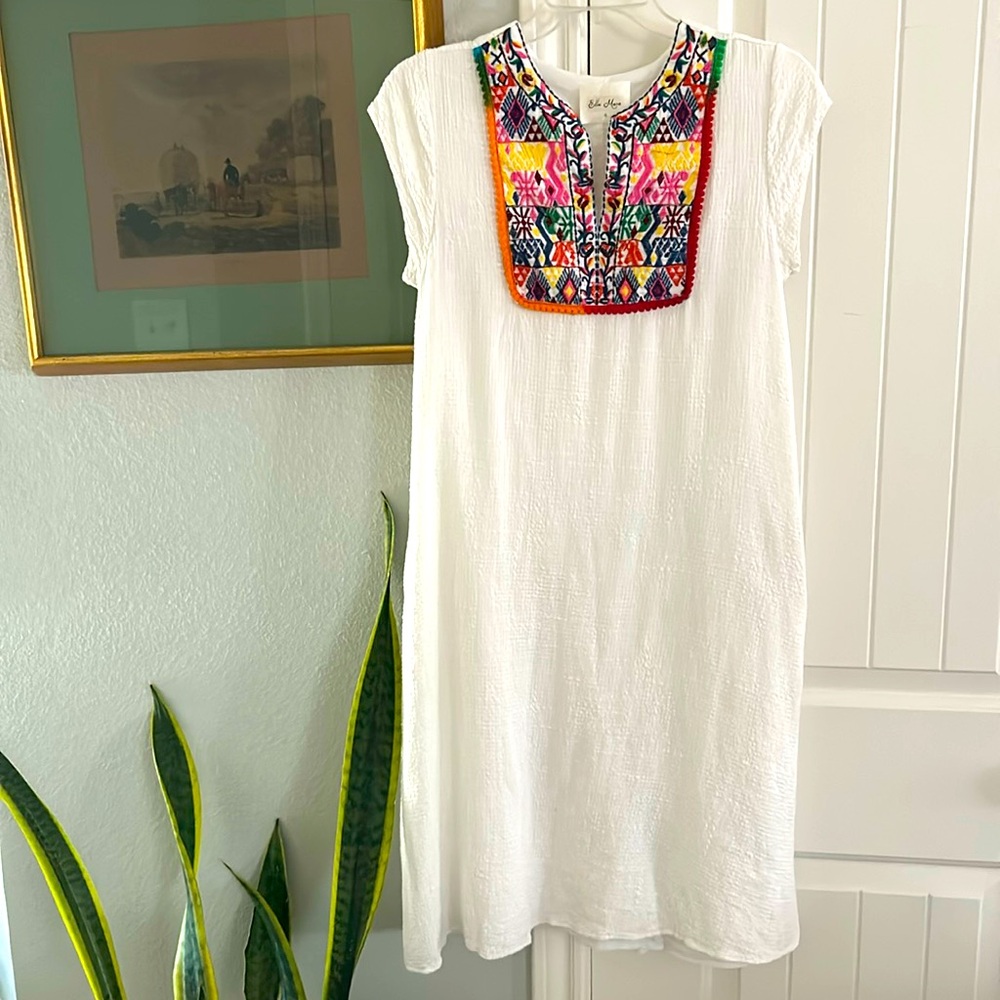Beautiful Ella Mara white dress with colorful detail and pockets size S